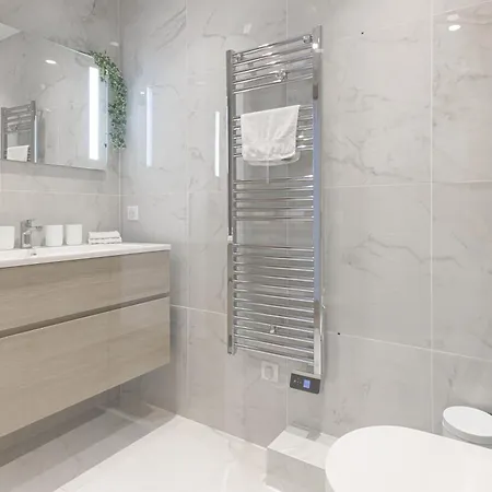 L'elegance Rue D'antibes - Palais & Plages - 200 M Croisette - Parking Prive - Clim - Wifi * Cannes