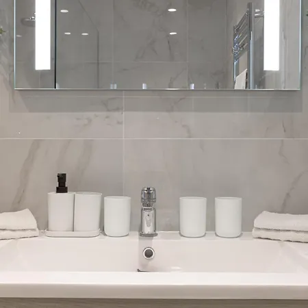 L'elegance Rue D'antibes - Palais & Plages - 200 M Croisette - Parking Prive - Clim - Wifi Apartment *