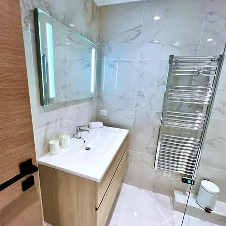 L'elegance Rue D'antibes - Palais & Plages - 200 M Croisette - Parking Prive - Clim - Wifi