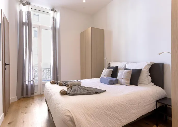 Apartman L'elegance Rue D'antibes - Palais & Plages - 200 M Croisette - Parking Prive - Clim - Wifi *