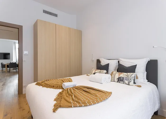 Apartman L'elegance Rue D'antibes - Palais & Plages - 200 M Croisette - Parking Prive - Clim - Wifi *