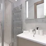 Apartament L'elegance Rue D'antibes - Palais & Plages - 200 M Croisette - Parking Prive - Clim - Wifi *